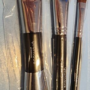 Younique Professional Brush Trio with Black and Silver